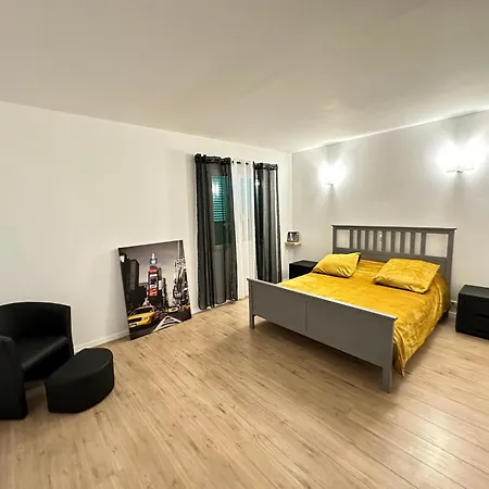 Entier Avec Piscine